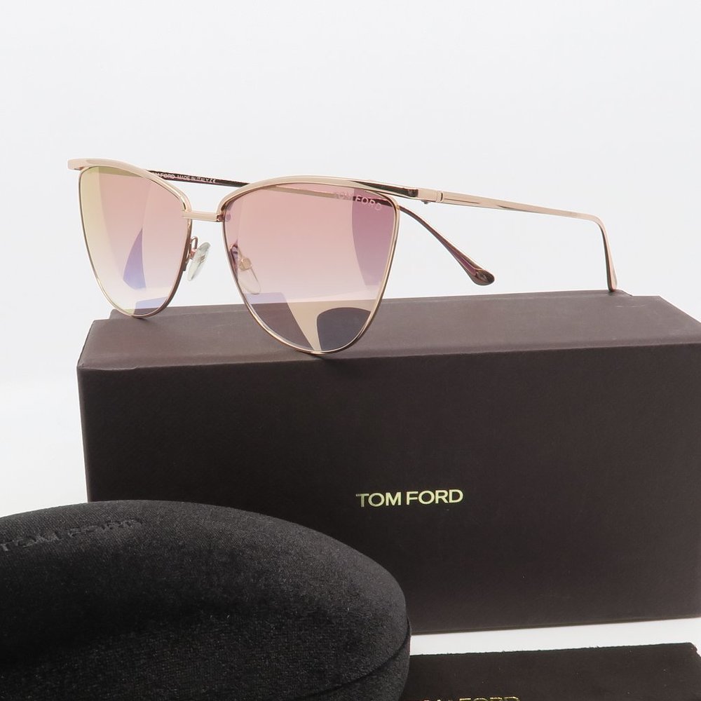 TF684 33T Tom Ford New Rose Gold Gradient VERONICA Sunglasses 58mm with defect